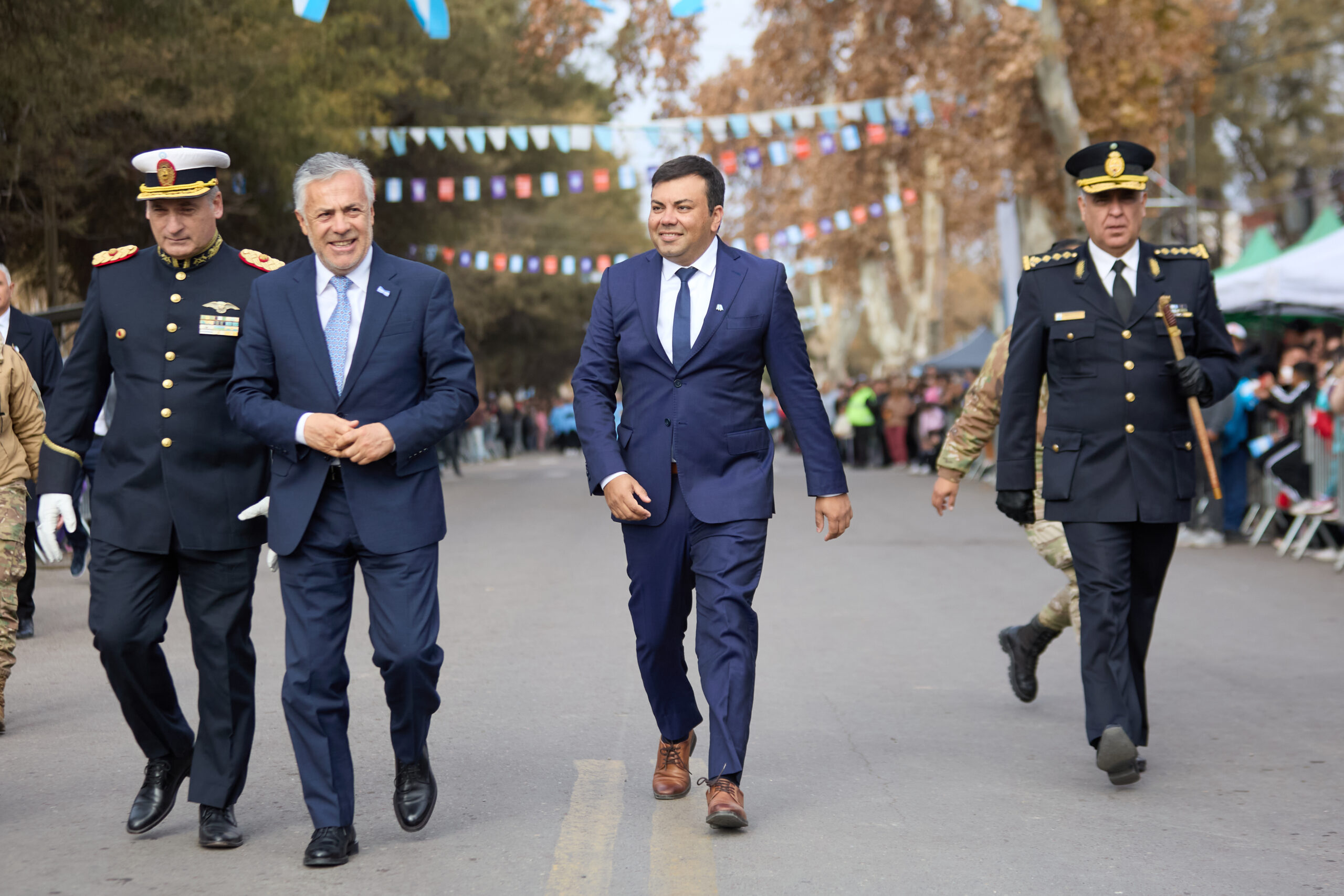 Las Heras celebró el 9 de Julio con un emotivo desfile cívico-militar en El Algarrobal
